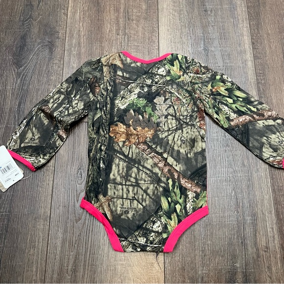 New Carhartt camo and pink deer onesie long sleeve - Picture 6 of 6